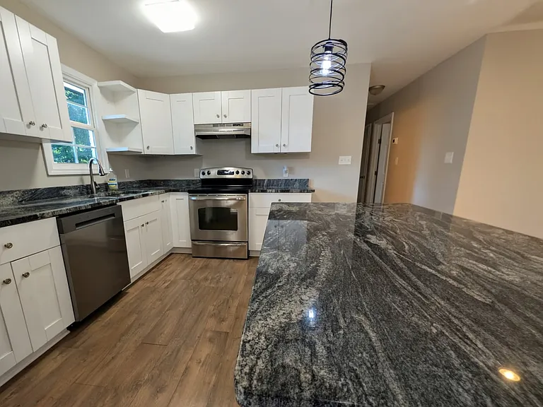 537 Eastside Dr NE — Photo 10