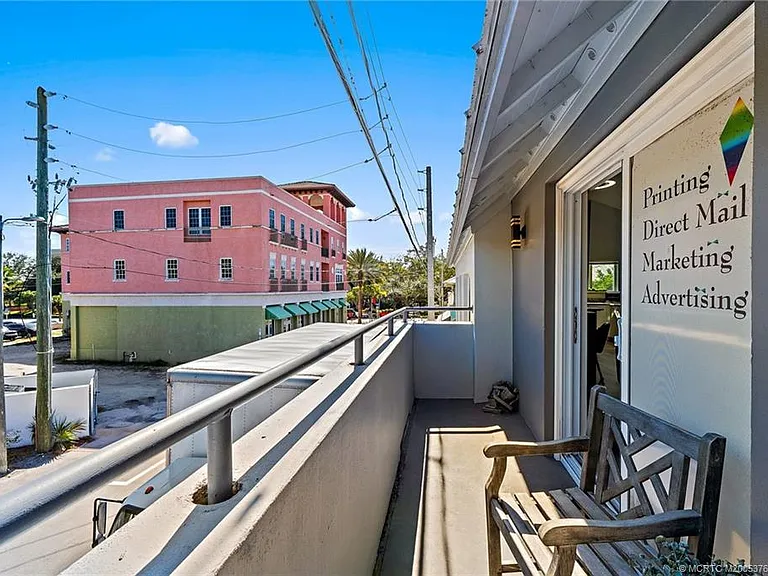 310 SE Denver Ave #2 — Photo 49