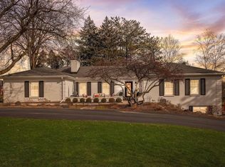 2910 Willaura Ct, Brookfield, WI 53005