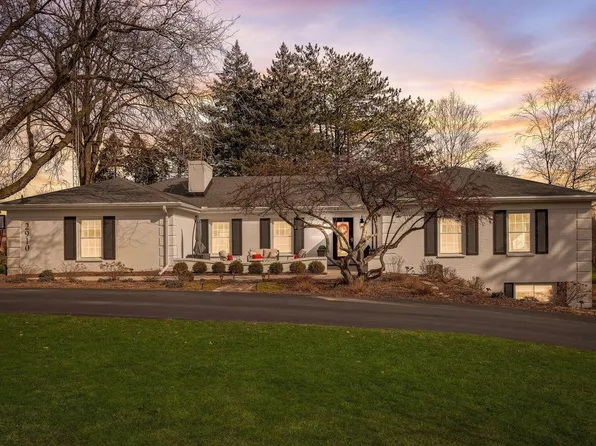 2910 Willaura COURT, Brookfield, WI 53005