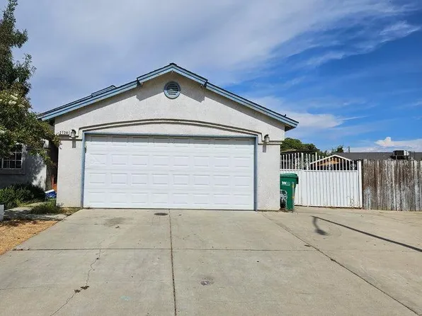 2734 Pine Street, Selma, CA 93662
