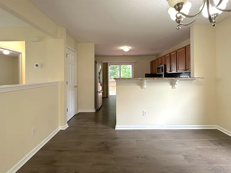 1210 Whitman Dr — Photo 7