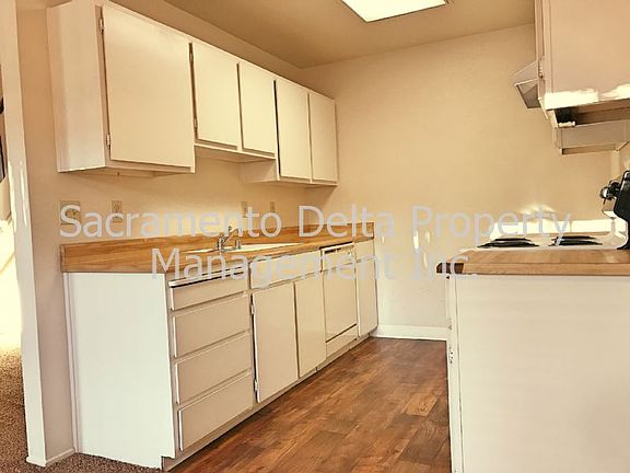4th image of 4804 McCloud Dr
