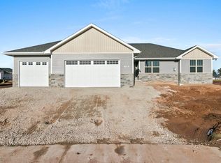 4574 Richard Ln, Green Bay, WI 54313