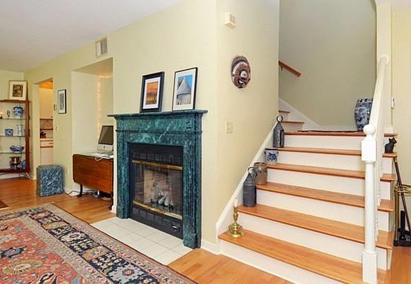 4th image of 27 Ipswich Woods Dr