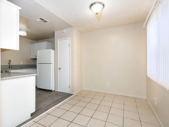 550 E Avenue H14 #3, Lancaster, CA 93535