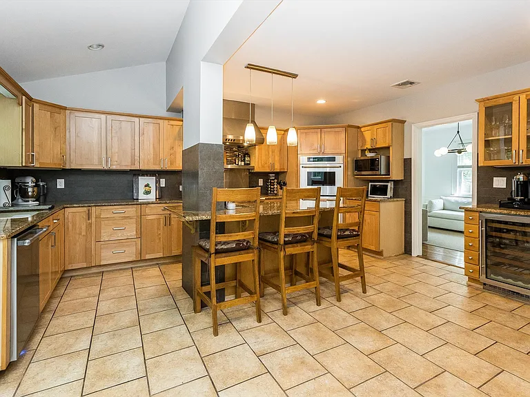 25 Riverview Dr — Photo 8