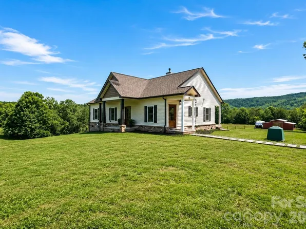 14 Daisy Ln, Taylorsville, NC 28681