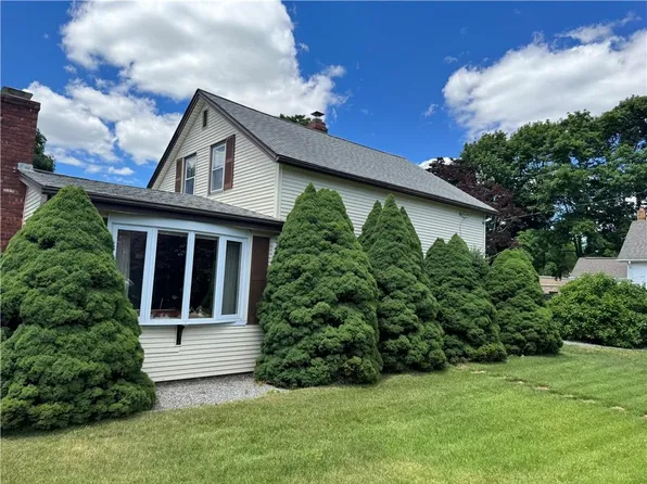 401 School St, North Kingstown, RI 02852