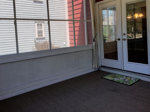 Screened-in Porch 