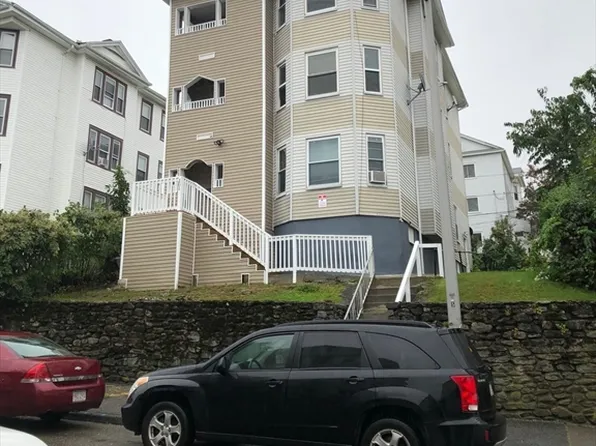101 Sterling St, Worcester, MA 01610