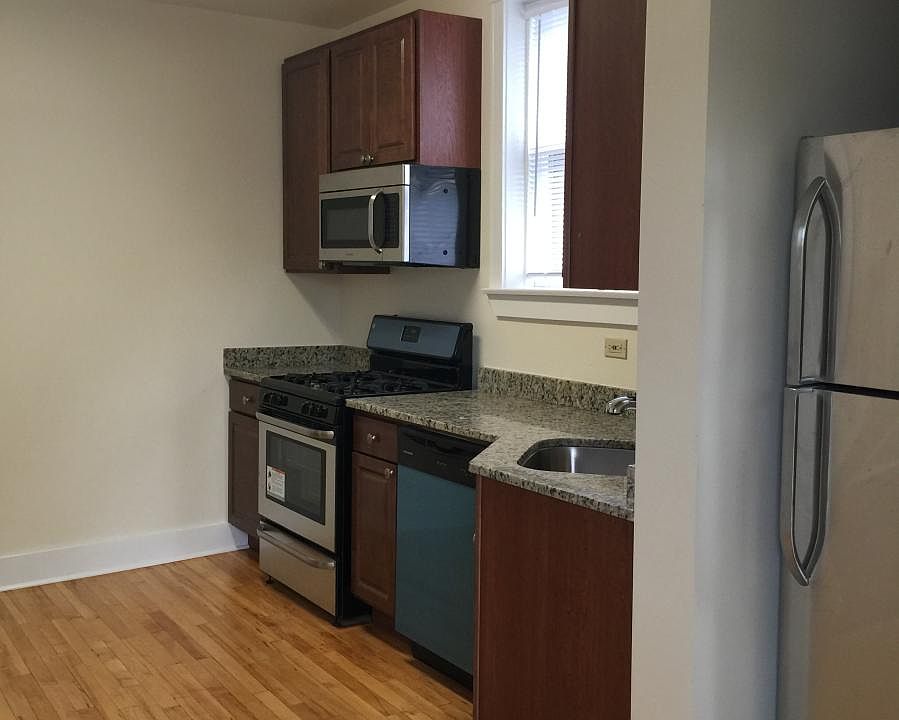 1st image of 3546 N Oakley Ave