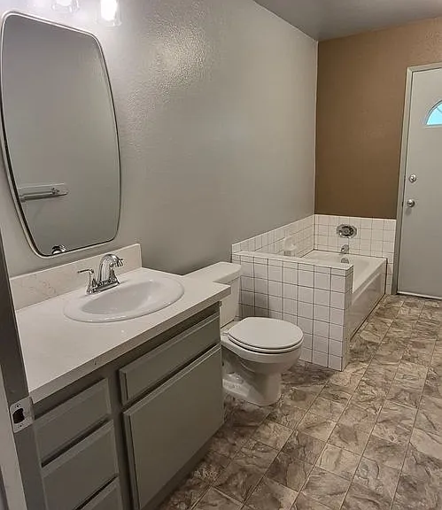 1121 Swallow Ln — Photo 12