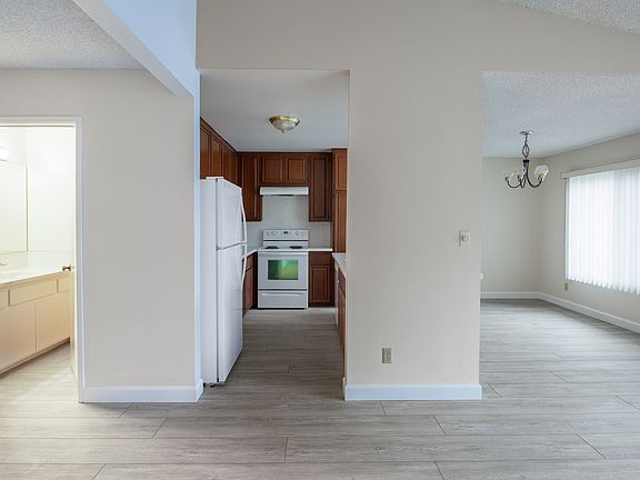 4th image of 2374 Grand Ave