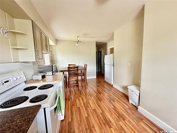 3rd image of 119 Taylor STREET S