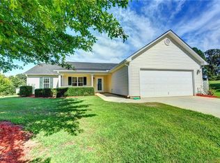 340 Royal Oaks Dr, Winder, GA 30680