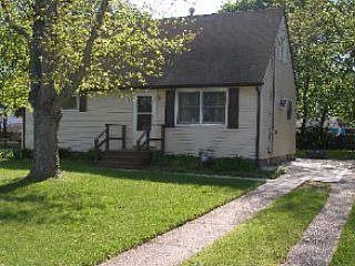 1st image of 8 Dianne Ave