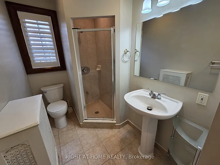 20 Teddington Park Ave #1 — Photo 23