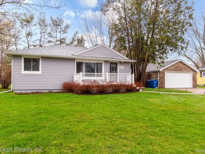 1061 Hira St, Waterford, MI, 48328