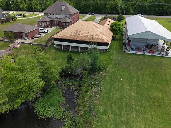 3rd image of 3701 Davis Rd