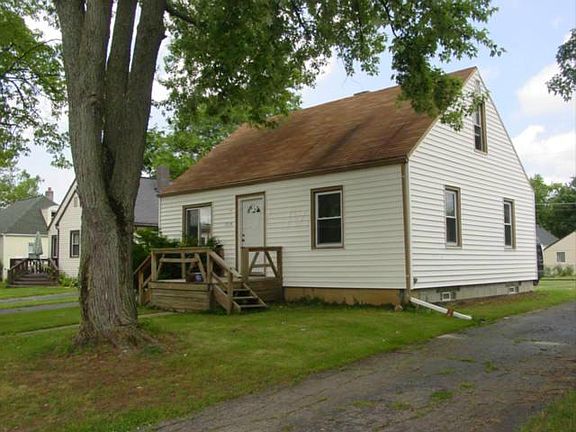 3rd image of 1014 Mohican Ave