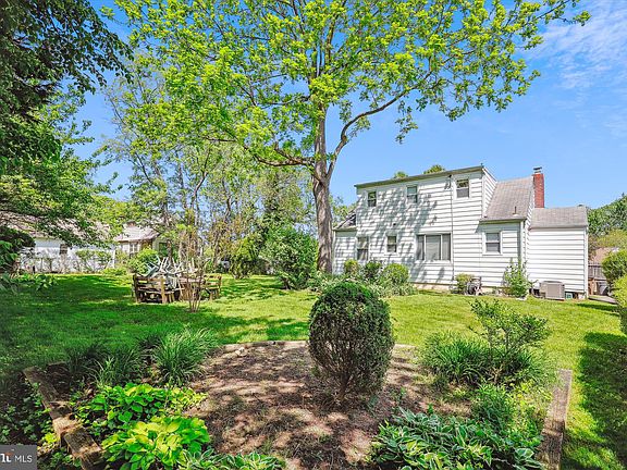 4th image of 407 McArthur Dr