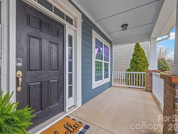 3rd image of 6179 Cloverdale Dr