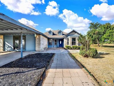 295 Broken Arrow, Floresville, TX, 78114