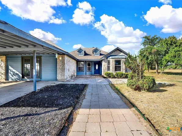 295 Broken Arrow, Floresville, TX 78114