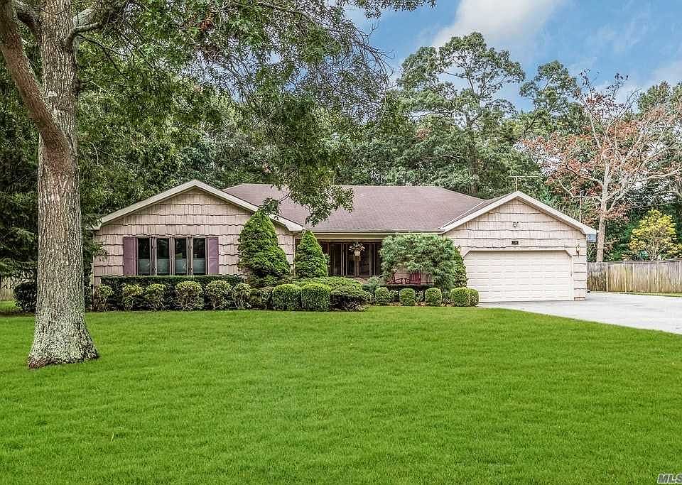 1st image of 19 Sandpiper Ln