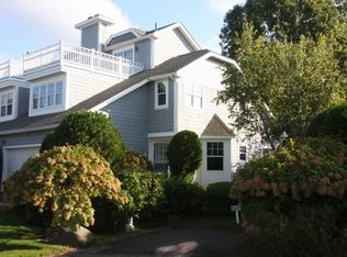 74 Mystic Dr, Ossining, NY 10562