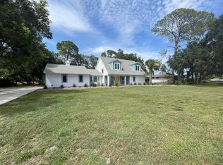5005 Canterbury Dr, Sarasota, FL 34243