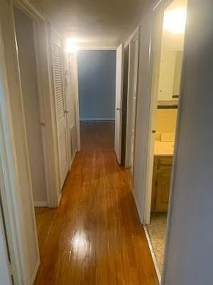 1411 Greenbrier Dr — Photo 9