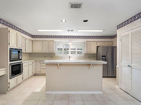 4th image of 11807 Golden Pine Dr
