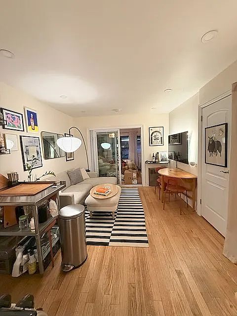1st image of 335 E 21st St APT 1B