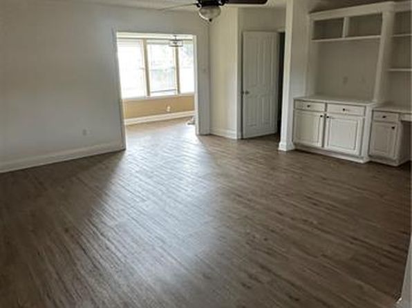 7725 Dogwood Dr