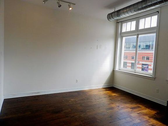 2nd image of 888 Main St #2