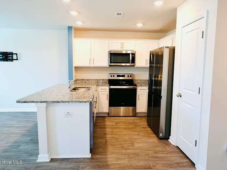 2109 Gracie Ln — Photo 4