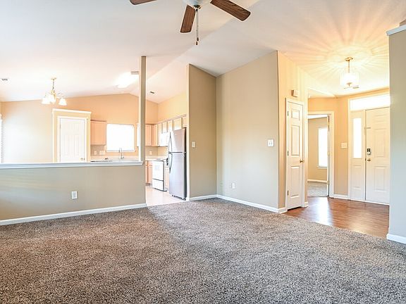 4th image of 185 Brookstone Dr