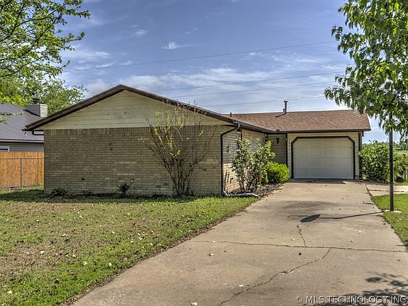 4th image of 13941 S Poplar Pl
