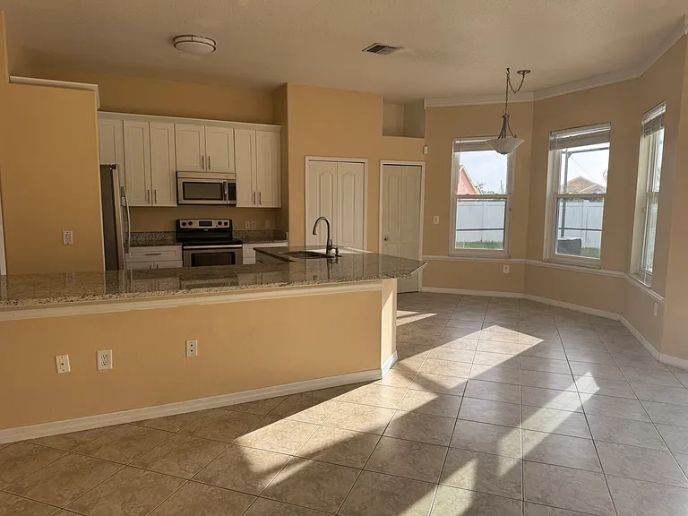 2875 Middleton Cir — Photo 3