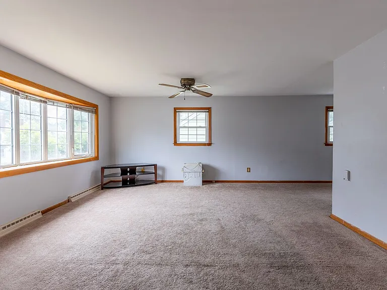 7 Jefferson Ave — Photo 3