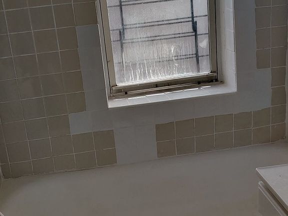 3rd image of 1820 Avenue V APT 4E