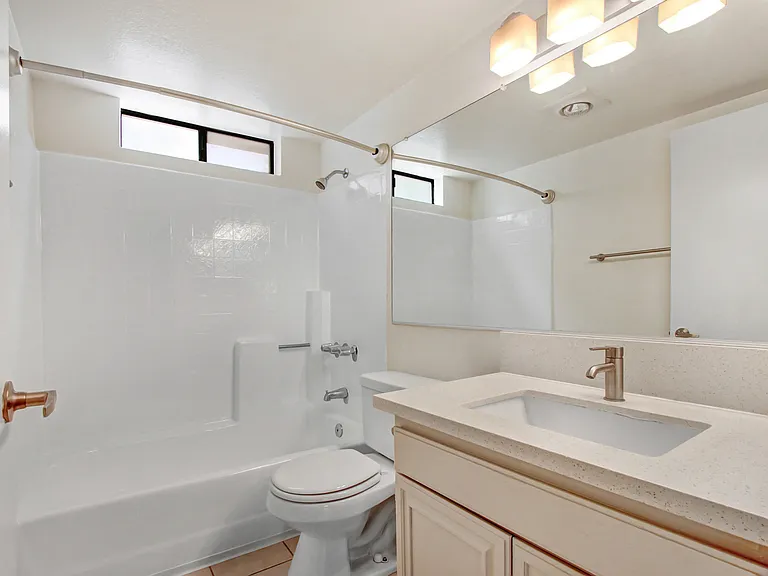 11325 Morrison St — Photo 72