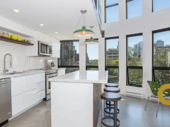 1 Cordova St E #403, Vancouver, BC V6A 4H3