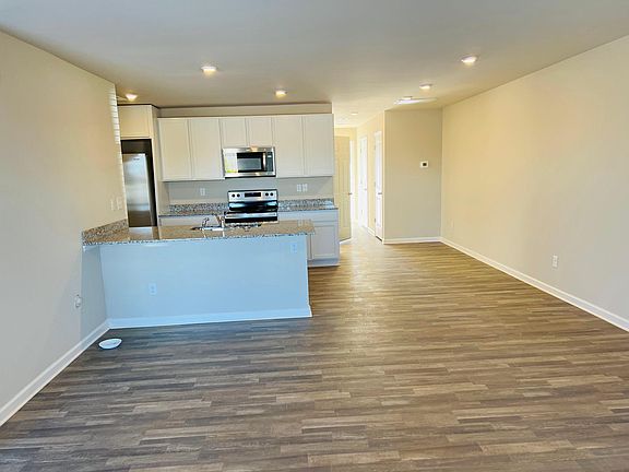2nd image of 2284 Cranberry Way