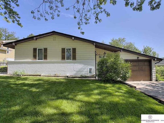 2nd image of 9490 Spencer St
