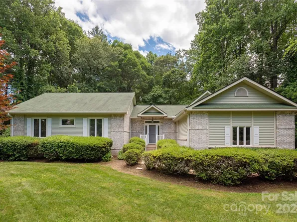 80 Whitfield Ln, Hendersonville, NC 28791