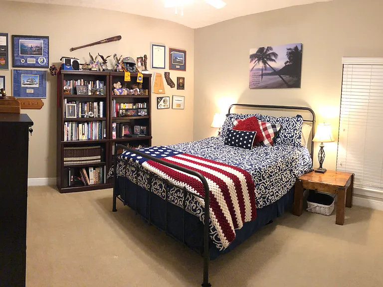 215 Live Oaks Cir — Photo 37
