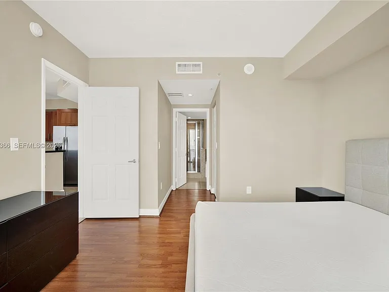 1300 Ponce De Leon Blvd #703 — Photo 38